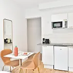 Paisible Et Calme Proche Paris Appartamento Asnières